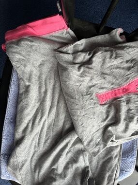 Womens Jogger/ athleisure pants and top set!!!! Size Small!